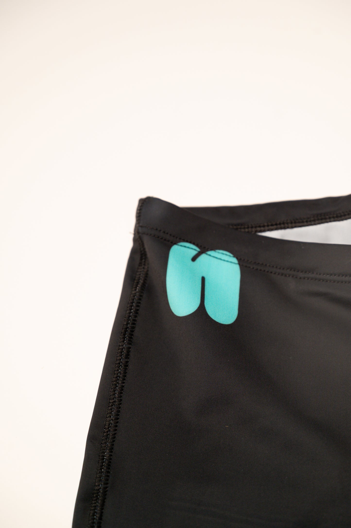 Traje de baño para adulto short negro liso
